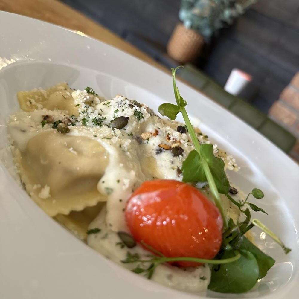Ravioli van zongedroogde tomaten en mozzarella